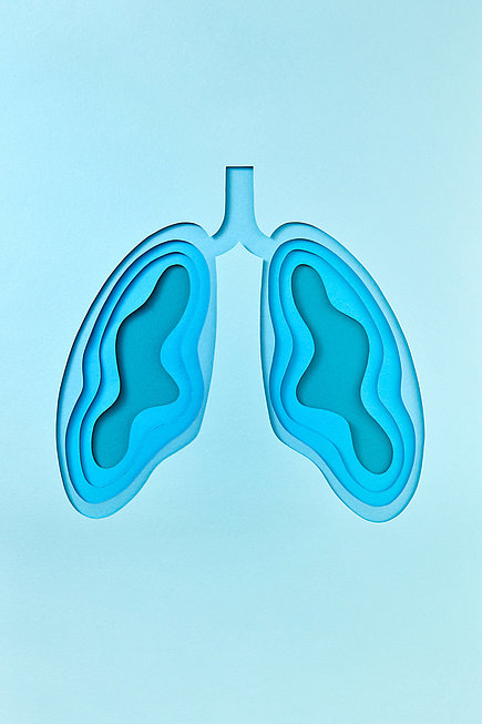 Lunge aus mehreren Schichten blauen Papiers